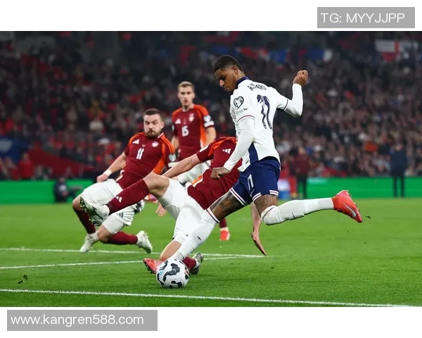 足球明星传奇瞬间汇聚精彩事迹视频展现他们的奋斗与荣耀 足球明星传奇瞬间汇聚精彩事迹视频展现他们的奋斗与荣耀