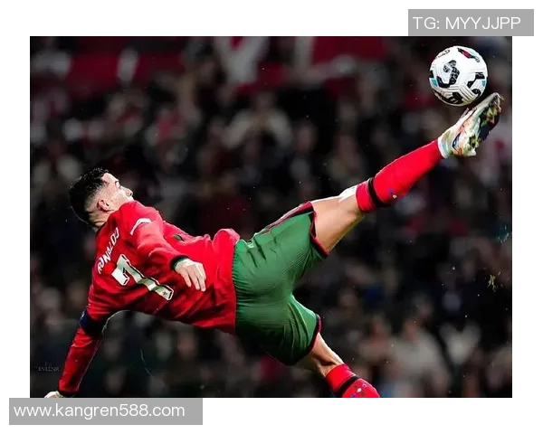 足球明星原声边后卫的传奇故事与赛场背后的精彩瞬间 足球明星原声边后卫的传奇故事与赛场背后的精彩瞬间